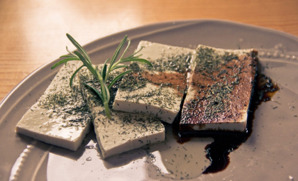 8 motive sa NU mai mananci tofu. Soia hraneste cancerul la san 8 motive sa NU mai mananci tofu. Soia hraneste cancerul la san