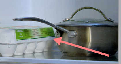 Toata lumea greseste cand e vorba de pastrarea alimentelor in frigider. Nici nu te gandesti ca acest gest iti poate afecta sanatatea Toata lumea greseste cand e vorba de pastrarea alimentelor in frigider. Nici nu te gandesti ca acest gest iti poate afecta sanatatea