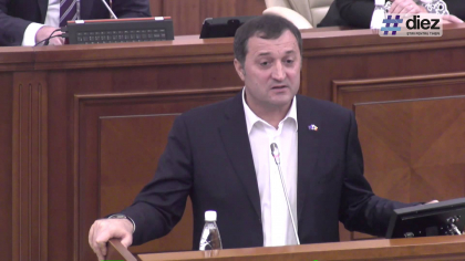 Fostul premier Vlad Filat a ramas fara mandat de deputat in Parlamentul de la Chisinau. Cine ii va ocupa fotoliul
