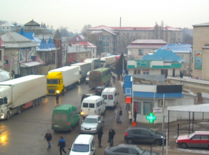 Responsabilii de la vama Otaci reactioneaza: "De la ora 08:00 dimineata pana la ora 14:00, 40 de tiruri au trecut frontiera." Motivul pentru care zeci de camioane stau la coada Responsabilii de la vama Otaci reactioneaza: "De la ora 08:00 dimineata pana la ora 14:00, 40 de tiruri au trecut frontiera." Motivul pentru care zeci de camioane stau la coada