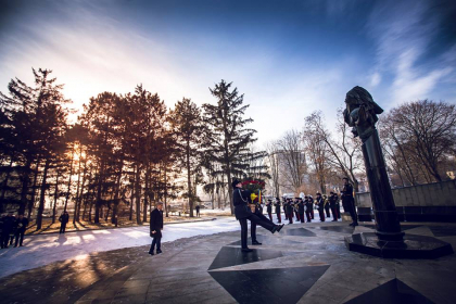 Astazi este ziua politiei R. Moldova. Cu aceasta ocazie, ieri conducerea MAI si IGP au depus flori in memoria colaboratorilor cazuti la datorie - FOTO Astazi este ziua politiei R. Moldova. Cu aceasta ocazie, ieri conducerea MAI si IGP au depus flori in memoria colaboratorilor cazuti la datorie - FOTO