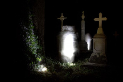 Noapte de cosmar pentru un barbat din Balti: A fost rapit dintr-un local, snopit in bataie, pus in portbagajul unui BMW, dus la cimitir si impus sa-si sape propriul mormant Noapte de cosmar pentru un barbat din Balti: A fost rapit dintr-un local, snopit in bataie, pus in portbagajul unui BMW, dus la cimitir si impus sa-si sape propriul mormant