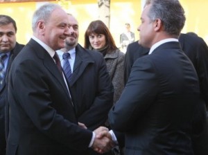 "Am gresit. I-am spus si lui Plahotniuc. Au fost unele reactii ale mele, poate mai emotionale, generate de situatiile fierbinti in care ne aflam". Ultimul interviu al presedintelui Timofti - Timpul