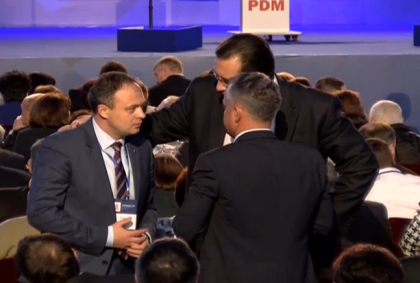 LIVE VIDEO. Fostul premier al Romaniei, Victor Ponta, prezent la congresul al VIII-lea al Partidului Democrat. Astazi se va decide cine va fi liderul PD LIVE VIDEO. Fostul premier al Romaniei, Victor Ponta, prezent la congresul al VIII-lea al Partidului Democrat. Astazi se va decide cine va fi liderul PD