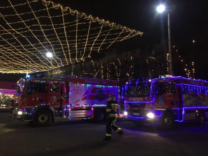 LIVE VIDEO. In aceste momente, in PMAN, trei autospeciale se decoreaza cu luminite de Craciun