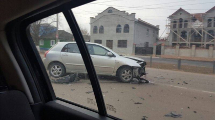 Nu au incaput pe carosabil? Doua masini s-au ciocnit violent la Orhei - GALERIE FOTO Nu au incaput pe carosabil? Doua masini s-au ciocnit violent la Orhei - GALERIE FOTO