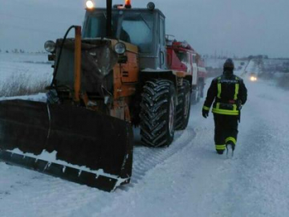 Peste 150 de autovehicule au fost deblocate de salvatori din urgia alba in ultimele 24 de ore - Lupta cu nametii a continuat si aseara Peste 150 de autovehicule au fost deblocate de salvatori din urgia alba in ultimele 24 de ore - Lupta cu nametii a continuat si aseara