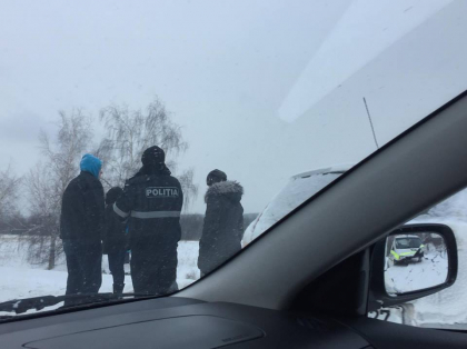 Accident pe traseul Chisinau-Leuseni: Doua masini s-au ciocnit, iar drumul a fost blocat pret de cateva ore - GALERIE FOTO Accident pe traseul Chisinau-Leuseni: Doua masini s-au ciocnit, iar drumul a fost blocat pret de cateva ore - GALERIE FOTO