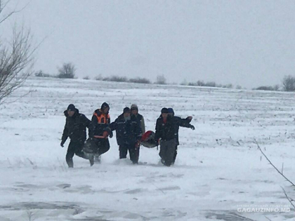 Au tinut piept urgiei albe pentru a ajuta o femeie gravida din Comrat. Medicii au facut tot posibilul pentru ai acorda asistenta medicala de urgenta - FOTO