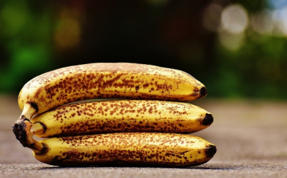 A fiert o banana, a baut apa obtinuta si si-a tratat astfel o problema de sanatate A fiert o banana, a baut apa obtinuta si si-a tratat astfel o problema de sanatate