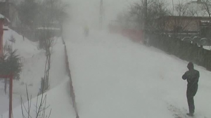 100 de scoli din mai multe raioane din tara, inchise din cauza ninsorii: Drumurile sunt inzapezite