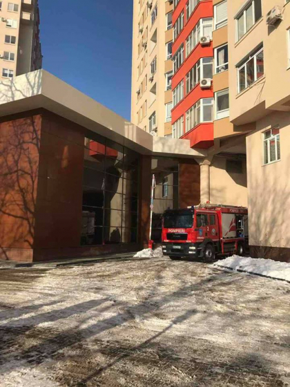 O sauna din sectorul Botanica al capitalei, mistuita de flacari. Cum arata aceasta - GALERIE FOTO si VIDEO O sauna din sectorul Botanica al capitalei, mistuita de flacari. Cum arata aceasta - GALERIE FOTO si VIDEO