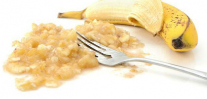A amestecat o banana pasata cu doua ingrediente simple si a obtinut cel mai eficient remediu pentru tuse! Uite cum se prepara