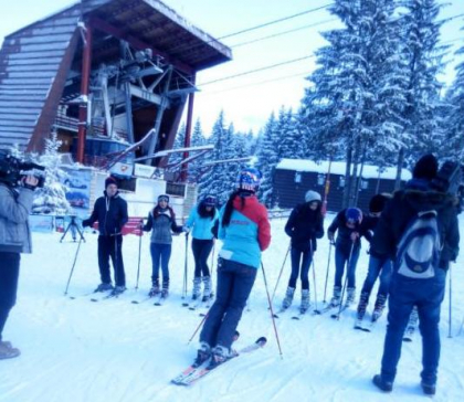 Mai multi turisti moldoveni au fost "uitati" pe partie, in Romania, la -24 de grade Celsius Mai multi turisti moldoveni au fost "uitati" pe partie, in Romania, la -24 de grade Celsius