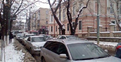 Ambuteiaje infernale in centrul capitalei, dupa ce o masina s-a ciocnit cu un troleibuz - GALERIE FOTO Ambuteiaje infernale in centrul capitalei, dupa ce o masina s-a ciocnit cu un troleibuz - GALERIE FOTO