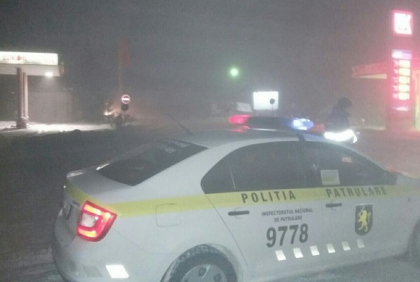 A cazut televizorul peste el. Un copil de doar trei ani a fost transportat de urgenta la spital cu mai multe traume vizibile A cazut televizorul peste el. Un copil de doar trei ani a fost transportat de urgenta la spital cu mai multe traume vizibile