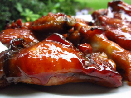 Aripi de pui caramelizate, un deliciu usor de preparat Aripi de pui caramelizate, un deliciu usor de preparat