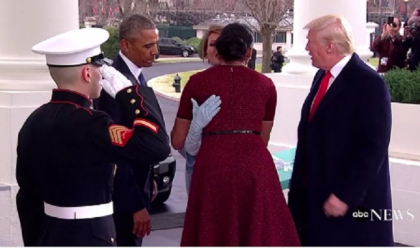 Momentul in care Barack si Michelle Obama ii intampina la Casa Alba pe Donald si Melania Trump: Viitoarea prima doamna a venit cu un cadou - VIDEO Momentul in care Barack si Michelle Obama ii intampina la Casa Alba pe Donald si Melania Trump: Viitoarea prima doamna a venit cu un cadou - VIDEO