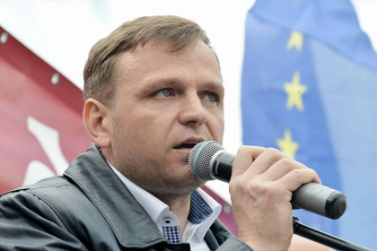 Nastase, dupa ce Plahotniuc a spus ca el si Maia Sandu sunt o imitatie caraghioasa a lui Vlad Tepes si Alba ca Zapada: "Pe Tepes il vei visa in puscarie, piticule"