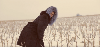 Din tundra siberiana a ajuns pe meleaguri moldovenesti. Noul cantec al lui Ionel Istrati, parodiat de cativa tineri - VIDEO Din tundra siberiana a ajuns pe meleaguri moldovenesti. Noul cantec al lui Ionel Istrati, parodiat de cativa tineri - VIDEO