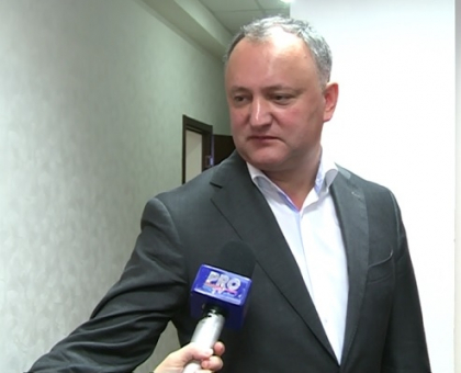 Parintii l-au ajutat sa-si cumpere casa, iar prietenii il vor ajuta sa repare Presedintia: De unde va lua bani Igor Dodon pentru lucrarile de reparatie pentru cladirea devastata la 7 aprilie 2009