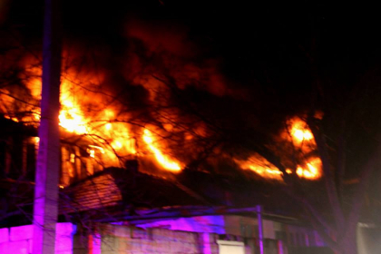 Incendiu de proportii intr-un service auto din capitala. Salvatorii au luptat cu focul mai bine de 4 ore - GALERIE FOTO Incendiu de proportii intr-un service auto din capitala. Salvatorii au luptat cu focul mai bine de 4 ore - GALERIE FOTO