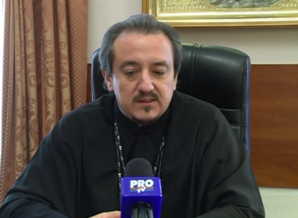 Noi detalii despre furtul din masina secretarului Mitropoliei, Vadim Cheibas: A ramas fara sute de euro si mii de lei in timp ce schimba roata automobilului