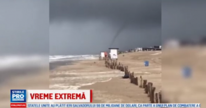 Fenomen spectaculos filmat in Argentina: o tromba marina a maturat plajele Fenomen spectaculos filmat in Argentina: o tromba marina a maturat plajele