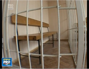 Cei 14 judecatori, suspectati de implicare in schema de spalare de bani din cele doua banci rusesti vor fi adusi in fata instantei
