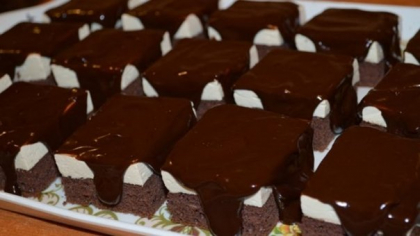 Prajitura cu ciocolata si crema de branza - Are un blat extraordinar de bun Prajitura cu ciocolata si crema de branza - Are un blat extraordinar de bun