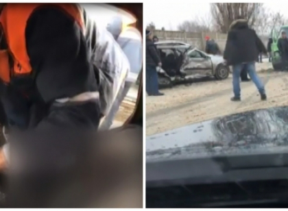 Dorin Chirtoaca cere investigarea tragicului accident de la Sangera: "Presupun ca a fost viteza sau masina nu era echipata corespunzator" Dorin Chirtoaca cere investigarea tragicului accident de la Sangera: "Presupun ca a fost viteza sau masina nu era echipata corespunzator"