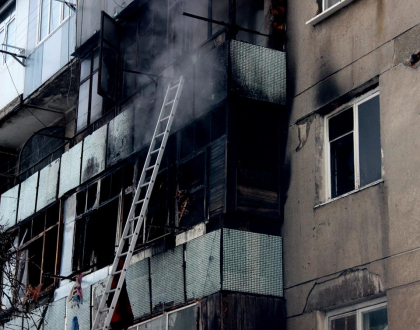 Imagini de la incendiul devastator din Durlesti. Apartamentul a fost facut scrum - GALERIE FOTO Imagini de la incendiul devastator din Durlesti. Apartamentul a fost facut scrum - GALERIE FOTO