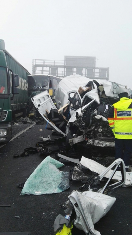 Bilantul accidentului din Ungaria, in care a fost implicat si un autocar romanesc: un roman printre cele 5 persoane decedate - GALERIE FOTO Bilantul accidentului din Ungaria, in care a fost implicat si un autocar romanesc: un roman printre cele 5 persoane decedate - GALERIE FOTO