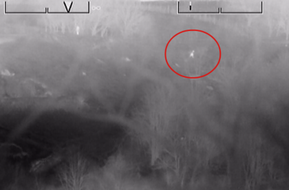 Tata si fiu, prinsi la frontiera de stat cum transmiteau pe furis un colet enorm. Afacerea ilegala de familie, pusa la cale de cei doi - VIDEO Tata si fiu, prinsi la frontiera de stat cum transmiteau pe furis un colet enorm. Afacerea ilegala de familie, pusa la cale de cei doi - VIDEO