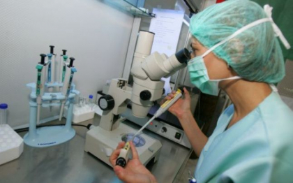 LIVE VIDEO. Cum pot beneficia de o procedura de fertilizare gratuita in vitro, in baza politei de asigurare medicala, cuplurile infertile