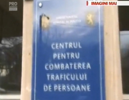 Seful adjunct al Centrului pentru Combaterea traficului de fiinte umane al IGP, retinut intr-un dosar de coruptie