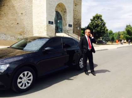 Valerian Manzat este condamnat la 9 ani de inchisoare. Acesta a iesit din sala de judecata pana la pronuntarea sentintei, iar avocatul sau spune ca el asteapta acasa sa-i fie adusa sentinta