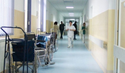 Mai multe mamici care se afla internate cu copiii lor la spitalul nr. 1 din capitala sustin ca au inceput sa se simta rau dupa ce au mancat la cantina institutiei Mai multe mamici care se afla internate cu copiii lor la spitalul nr. 1 din capitala sustin ca au inceput sa se simta rau dupa ce au mancat la cantina institutiei