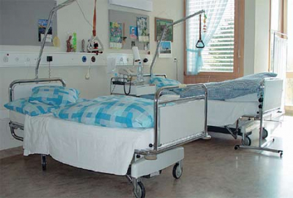 Rasturnare de situatie. Barbatul care a venit la Urgenta cu o rana la fata, a speriat medicii cu o grenada... falsa Rasturnare de situatie. Barbatul care a venit la Urgenta cu o rana la fata, a speriat medicii cu o grenada... falsa