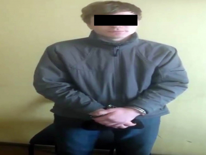 Retinut de politisti dupa ce ar fi furat telefoanele mobile a cel putin 4 copii. Barbatul statea la panda prin preajma institutiilor de invatamant - FOTO Retinut de politisti dupa ce ar fi furat telefoanele mobile a cel putin 4 copii. Barbatul statea la panda prin preajma institutiilor de invatamant - FOTO