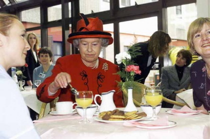 Cum se mentine in forma? Iata ce preparate alese mananca Regina Marii Britanii zi de zi!
