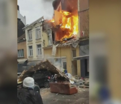 Explozie puternica intr-o cladire din Bruxelles. 7 persoane au fost ranite, etajele superioare au fost distruse - VIDEO Explozie puternica intr-o cladire din Bruxelles. 7 persoane au fost ranite, etajele superioare au fost distruse - VIDEO