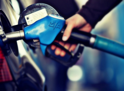 Vesti bune pentru soferi! Carburantii se ieftinesc din nou. ANRE a stabilit noile preturi plafon pentru urmatoarele 2 saptamani