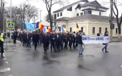 Liberalii sarbatoresc astazi Ziua Unirii Basarabiei cu Romania: "Au inceput cu Drumul Unirii". Programul manifestatiior - VIDEO Liberalii sarbatoresc astazi Ziua Unirii Basarabiei cu Romania: "Au inceput cu Drumul Unirii". Programul manifestatiior - VIDEO