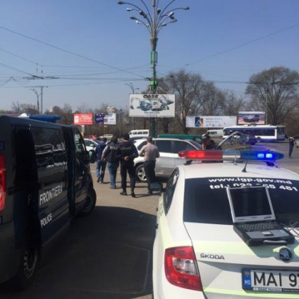 Motivul pentru care masinile de lux sunt luate la puricat de oamenii legii. Vezi ce se intampla pe mai multe strazi din capitala - FOTO