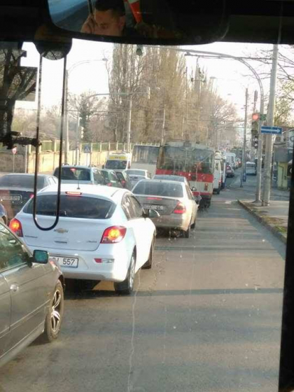 Ambuteiaje dis-de-dimineata din cauza unei pene de curent. Strazile pe care trebuie sa le eviti pentru a nu sta prins in trafic - FOTO Ambuteiaje dis-de-dimineata din cauza unei pene de curent. Strazile pe care trebuie sa le eviti pentru a nu sta prins in trafic - FOTO