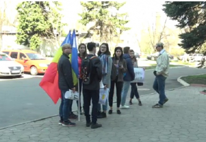 URMARESTE LIVE. Asociatia " Unirea - ODIP - la protest": " Recensamantul a fost fraudat" URMARESTE LIVE. Asociatia " Unirea - ODIP - la protest": " Recensamantul a fost fraudat"