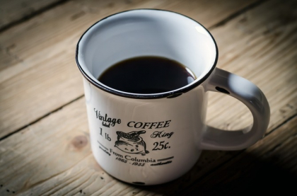 Toarna o lingurita de apa rece in cafeaua proaspata si asteapta 30 de secunde! Efectul e uimitor Toarna o lingurita de apa rece in cafeaua proaspata si asteapta 30 de secunde! Efectul e uimitor