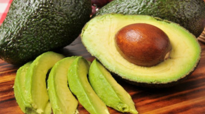 Cum faci un avocado crud sa se coaca in 10 minute! Un truc istet pe care al trebui sa-l cunosti si tu Cum faci un avocado crud sa se coaca in 10 minute! Un truc istet pe care al trebui sa-l cunosti si tu