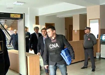 Detalii despre retinerea lui Valeriu Triboi, banuit de abuz de putere: ar fi cumparat de la SA Moldtelecom un imobil in valoare de 1 000 000 de lei. Risca inchisoare de pana la 6 ani Detalii despre retinerea lui Valeriu Triboi, banuit de abuz de putere: ar fi cumparat de la SA Moldtelecom un imobil in valoare de 1 000 000 de lei. Risca inchisoare de pana la 6 ani
